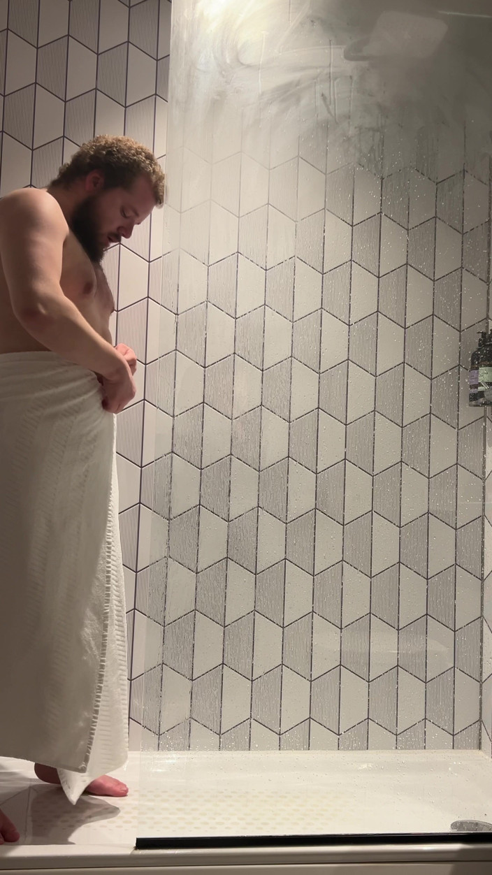 uktattooedchub74: Shower Dreams 1