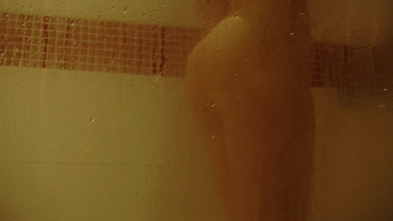 Sexy Amateurz: Lusila, solo i det våta badrummet