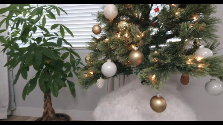 Sasha Pearl: Is It Christmas or Easter