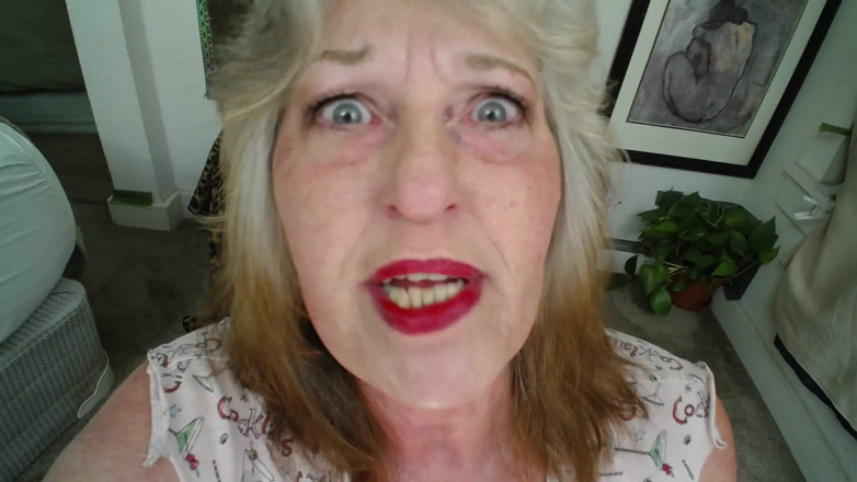 dawnskye1962: 1109 Giantess Dawn Meletakkan Runaway Kalau-kala dia tidak dapat melarikan...