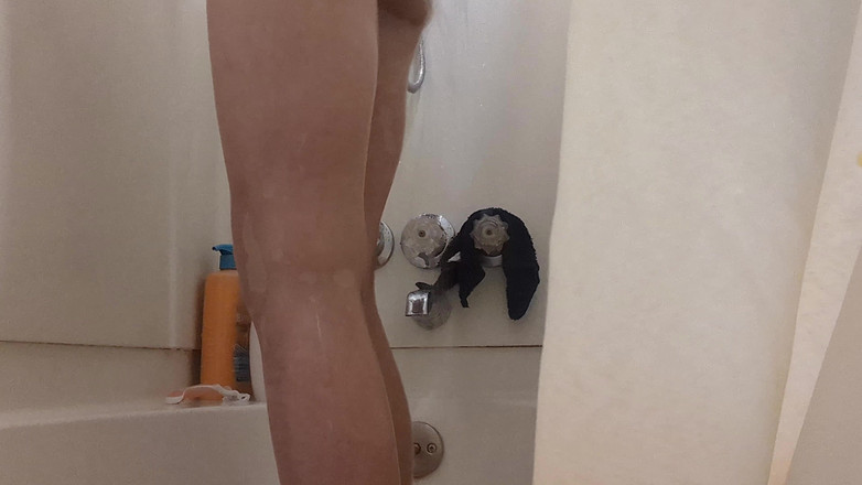 Pantyhose Jasmine: Tan Basah Pantyhose Di Bilik Mandi