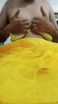 Hintli eşcinsel travesti gaurisissy sarı lehenga'da xxx seks