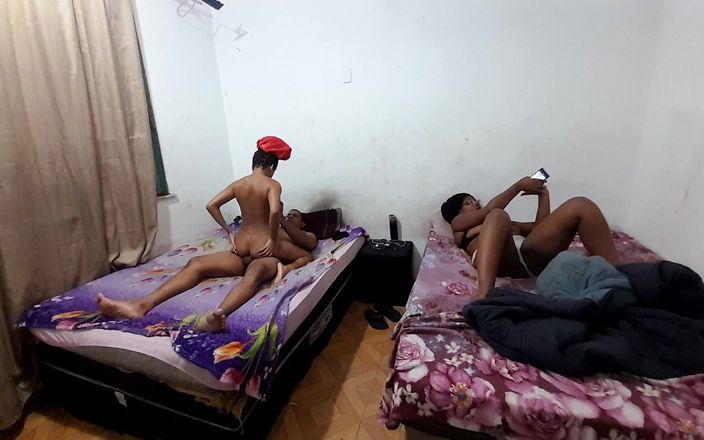 Bebes vagabundas: Ngentot di depan saudara tiri