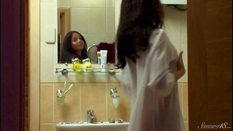 Stunning18: 내 이빨을 닦아-2