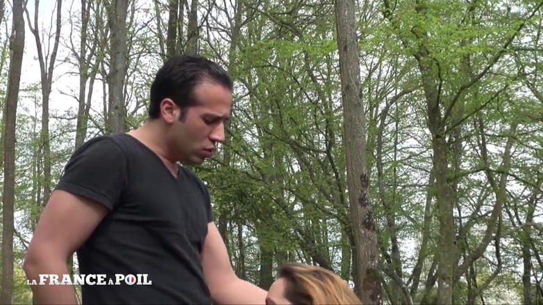Girls Bang: Mature Bourgeoise Hard Anal Fucked Outdoor by the Garderner
