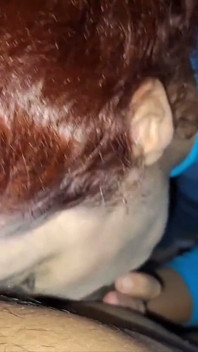 Kaltak işten ayrılmadan önce bana depoda sakso çekiyor