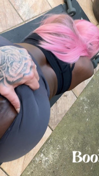 Il a Déchiré Mon Legging De Yoga Et M’a Éjaculé Dessus