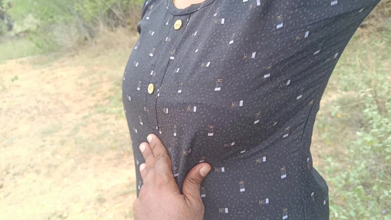 Pushpa studio: Married Women Given Her Boyfriend and Enjoying Outdoor Suck