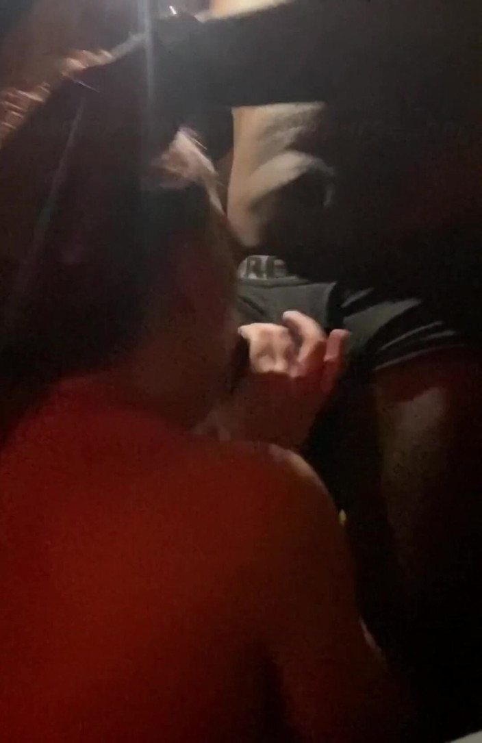 Purge_her: La ragazza sexy ha zampillato il mio sperma