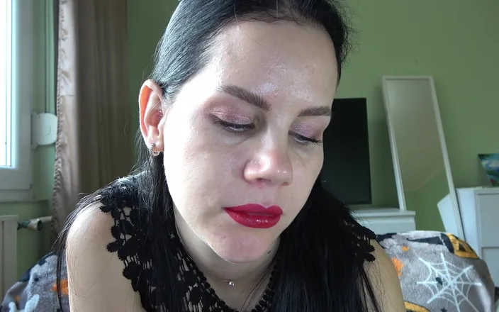 Anna Sky: Anna Shows Her Oral Sucking Skills