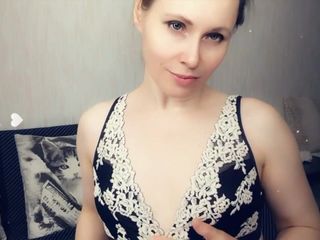 Olivia x Love: Güzel iç çamaşırlarıyla dans ediyor, azdırıyor...