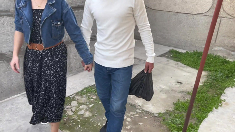 Roben: Dwoje kochanków, którzy przybyli zmęczeni podróżą odpoczęło od seksu