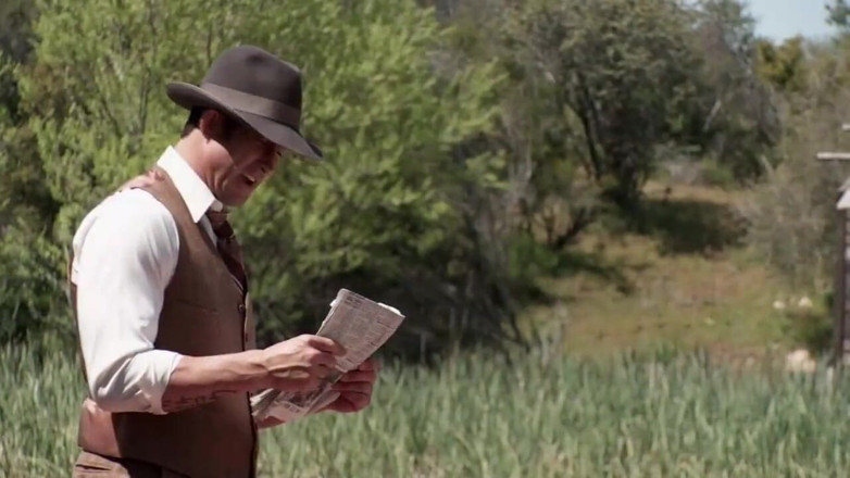 American Idol X: Hot meeting in vintage clothes in the countryside