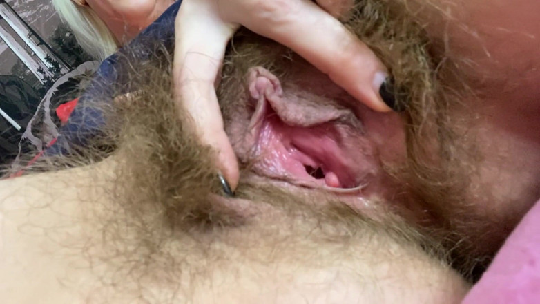 Cuteblonde666: Hairy pussy teasing