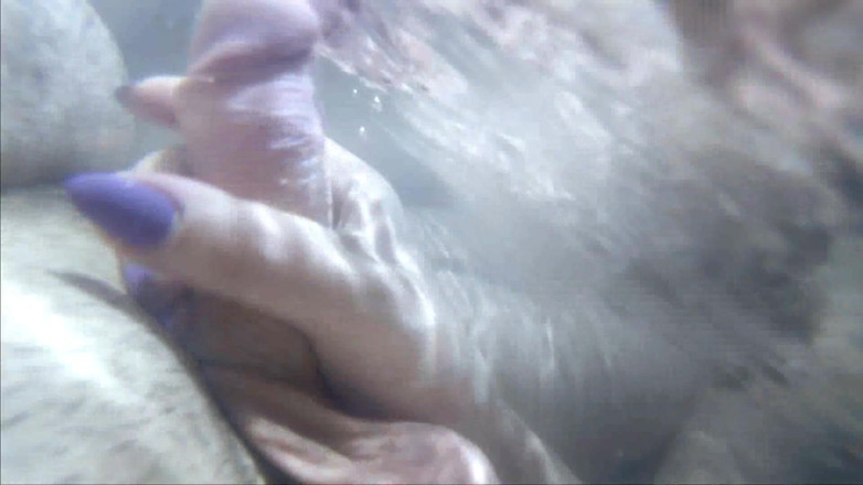 SexyFairyTale: Schwanzlutschen unter wasser!!!