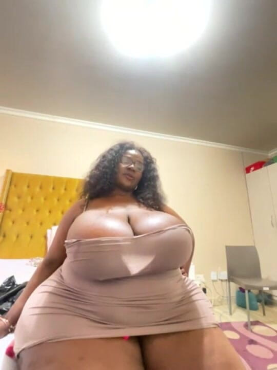 Legendary Booty Overdose: 거유 밀프 애널 및 거부