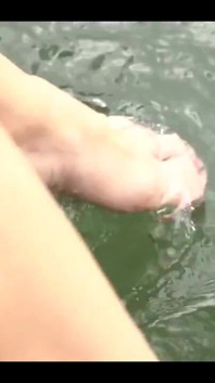 Uncontented Fisting Squirt