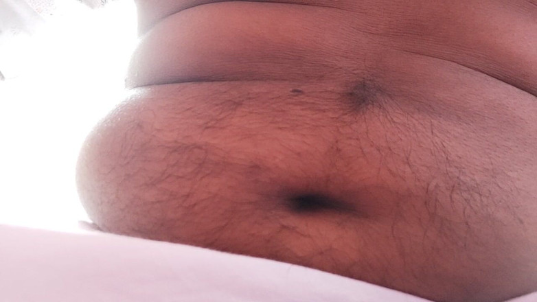 Queenstarss: Desi Navel