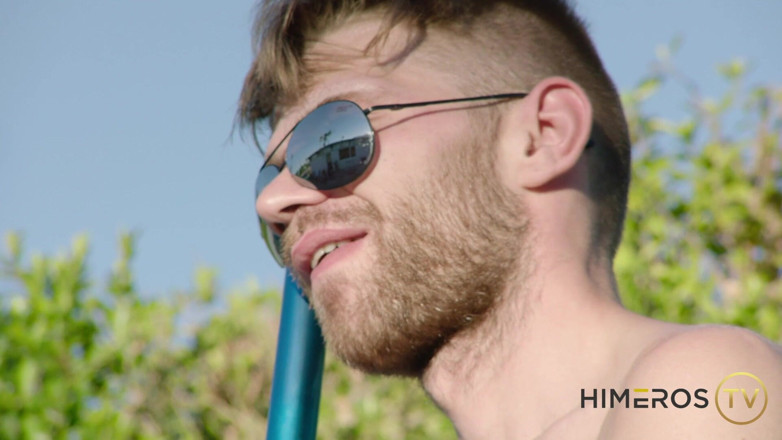 Himeros.tv: Bonus Pool Boy