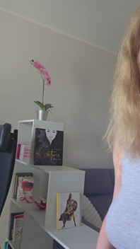 Blonďatá manželka nezbedná masturbace