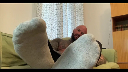 Jasons feet: आपका सौतेला पापा जिम के बाद आपको उसके बदबूदार मोज़े और पैरों को सूँघने के लिए तरसता है