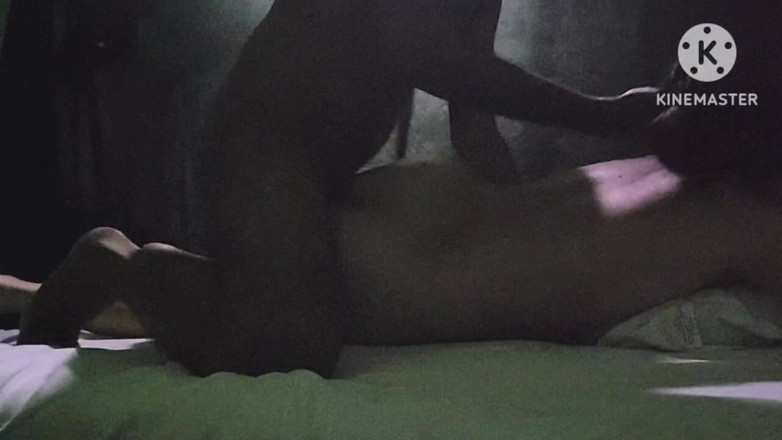 Housewife 69: Am șansa să-mi fut sora vitregă fratele vitreg în Noaptea Întunecată