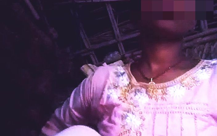RJ NISHA: गुलाबी फ्रॉक पहनी देसी मल्लू आंटी अपने स्तनों की मालिश करवा रही है