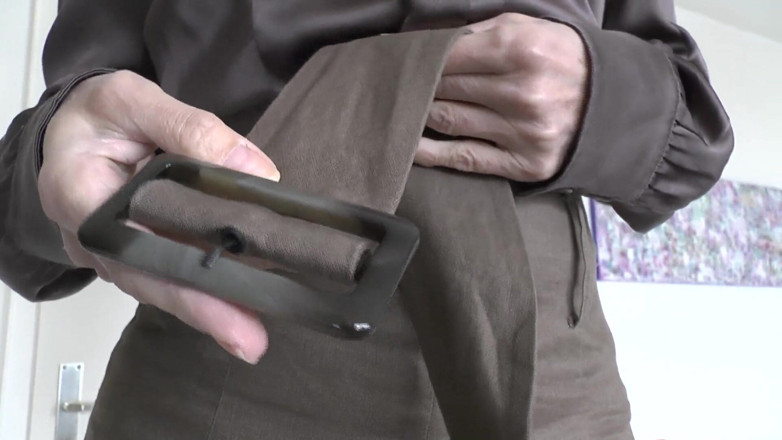 Lady Victoria Valente: Essayage passionnant de ceinture avec une jupe en lin, partie 1,...