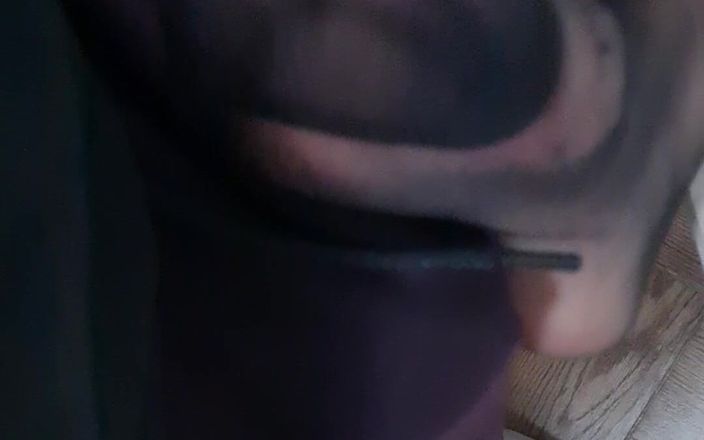 MisStockingFeet: Ofiste çoraplı ayakla mastürbasyon