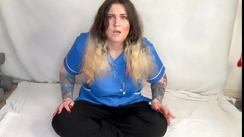 MissFFW: Çaresiz hemşire kadın her yere işiyor