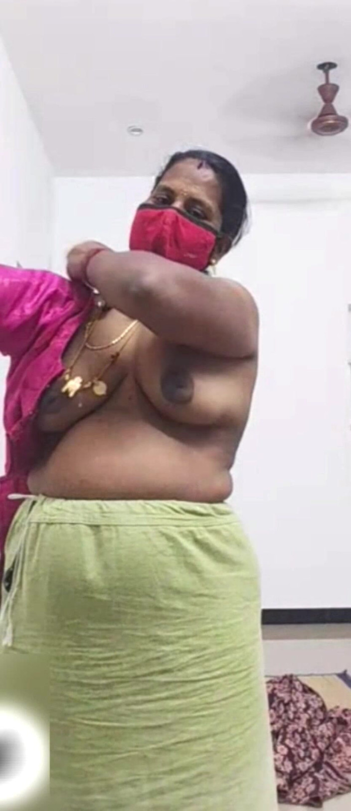 Swathi1985: Tamilská teta Leelaigal část 2