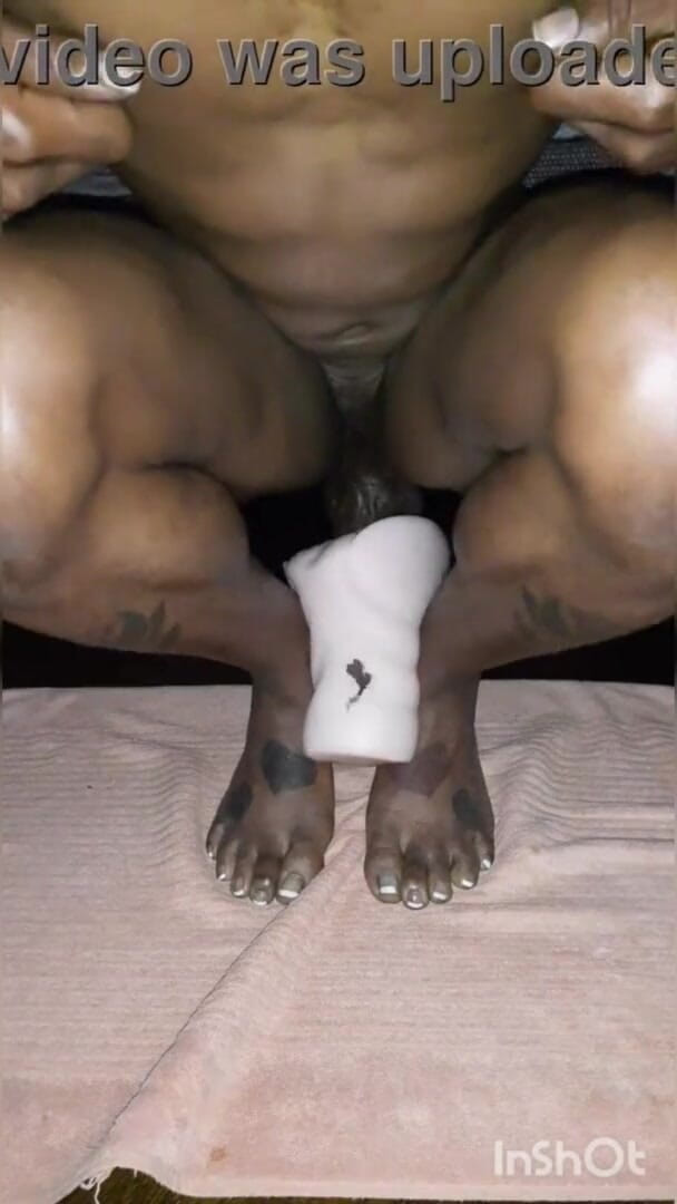 Batbunz: Fucking Pocket Pussy Cumshots Between Feet