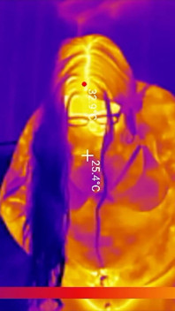 Första gången låst i kyskhetsbältet! Tjock BBW röv fingrade djupt sedan fylld med 2 enorma Butt Plugs Thermal POV