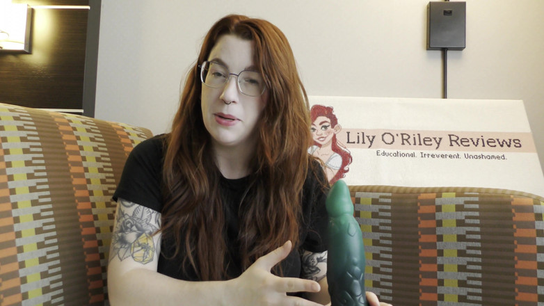 Lily O'Riley: NSFW đánh giá của Spitfire từ Bad Dragon