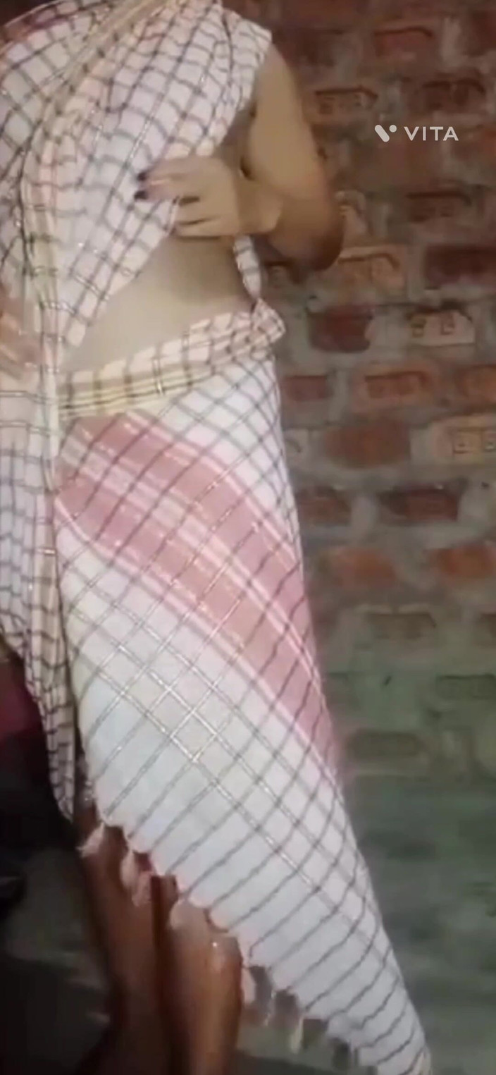 Momib45: Desi indienne nue