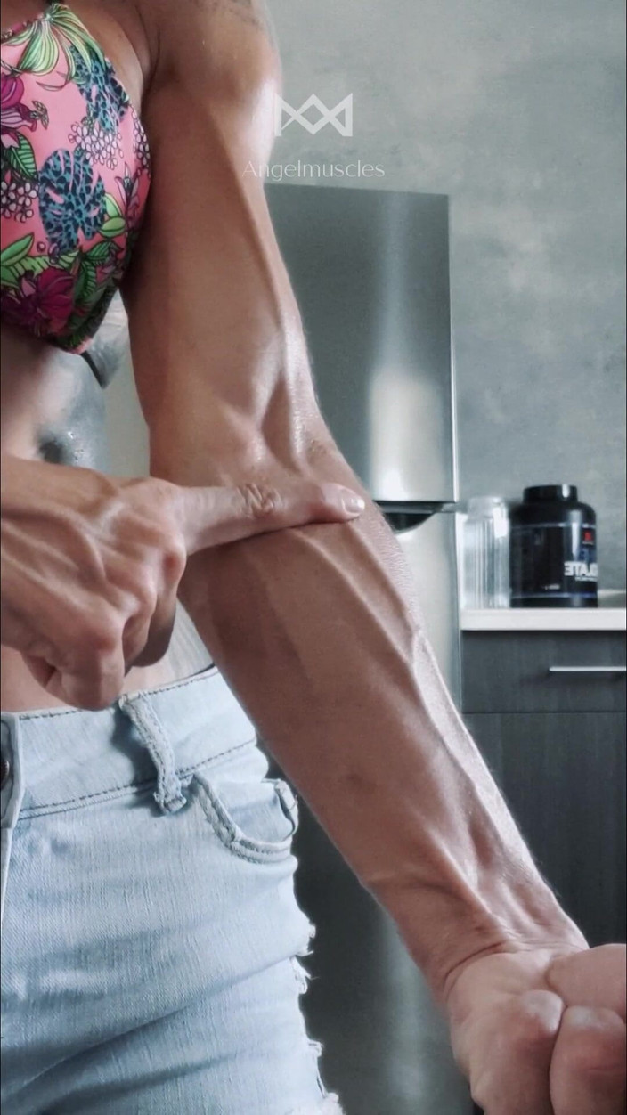 Angelmuscles: Only Veins in My Kitchen