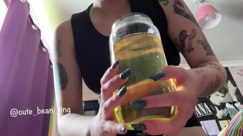 Alice Bean: The Pee Jar