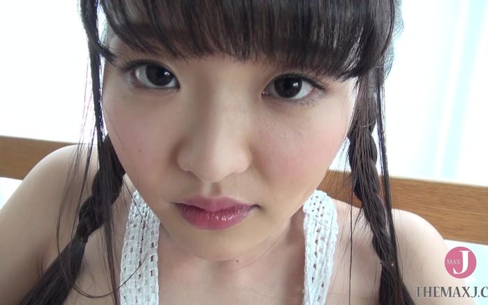 Tokyo Bikini College: Симпатичная японская миниатюрная получает огромный камшот на ее сиськи после скачки в видео от первого лица