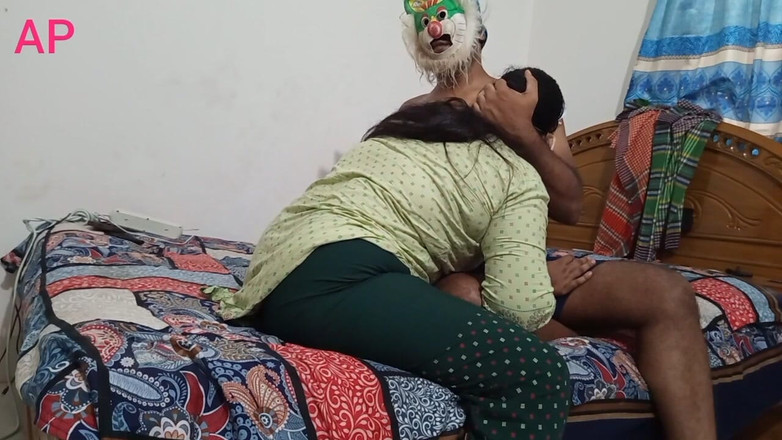 akashprimex790: Große möpse, milchige bhabhi genoss hardcore-sex mit ihrem devar vollen...