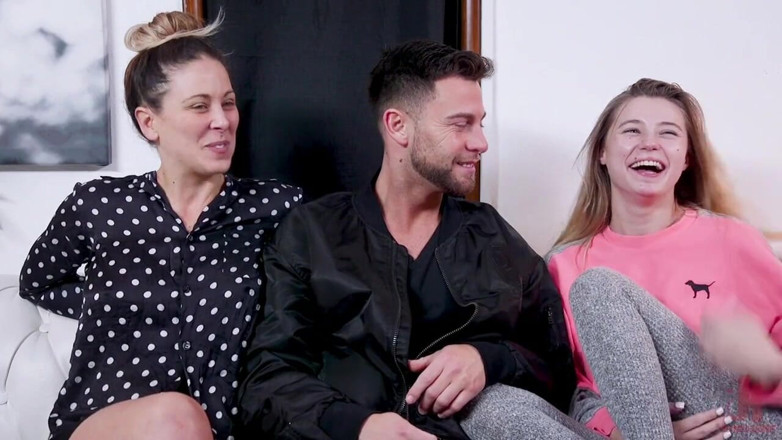 Families Tied by Kink: Psycho anal madrastra Cherie Deville es puesta en su lugar