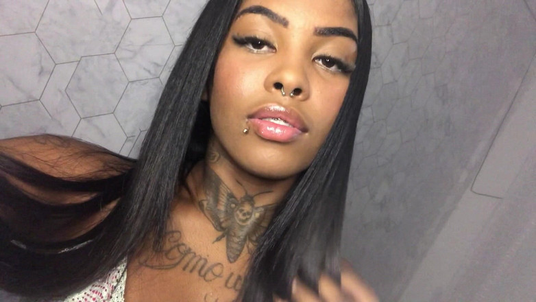 Solo Austria: Negra Barbie fetiche de cara