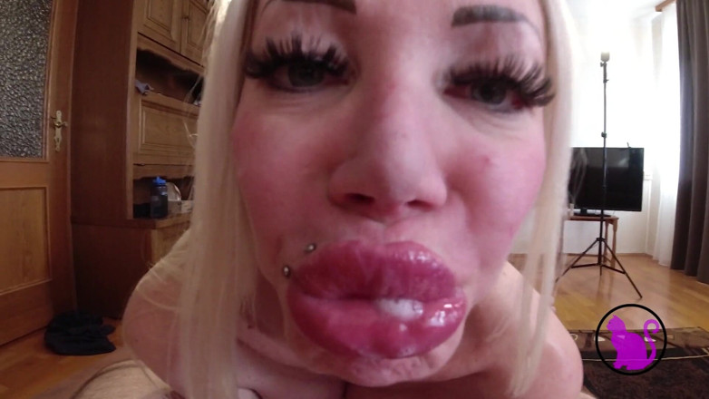 Pink Pussy Pictures Munich: La Pornostar Italiana Gode Del Cazzo Normale Del Tizi - Jennyfer...