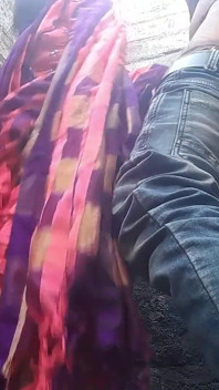 Desi Bhabiji与え彼女のセクシーなお尻へ彼女のDeborjiで浴室