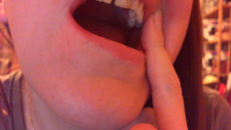 Nicoletta Embassi: Teeth Fetish Devour