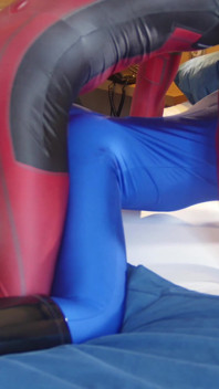 Oktavia Milton trong zentai lycra tuyệt vời