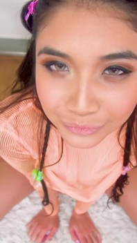 Teen asijské brunete Brenna Sparks POV žádné ruce bj aum polykání