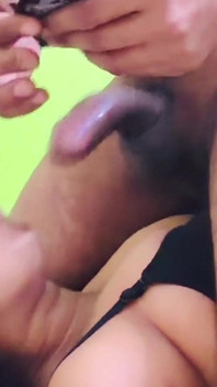 Diep in de keel van dichtbij