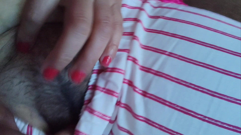 Khushboobhabi: Gadis ini ganti baju di dalam bus yang sedang berjalan