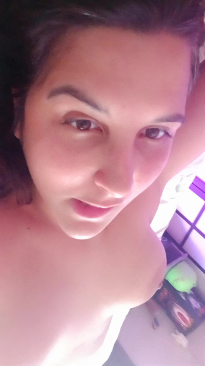 melu_world: Naakt geil en grote bubbels voor je doen - Bunny Looner