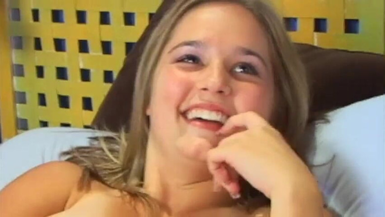 Stephanie Roberts: Lyn pleasant succulent blowjob